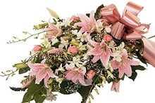 Ankara Ostim �i�ek�i firmam�zdan  kazablanka ve taze gerbera k�r �i�ekleri demeti