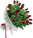 Kaliteli ve fiyat� ucuz bir �r�n  12 adet k�rm�z� g�l buketi
